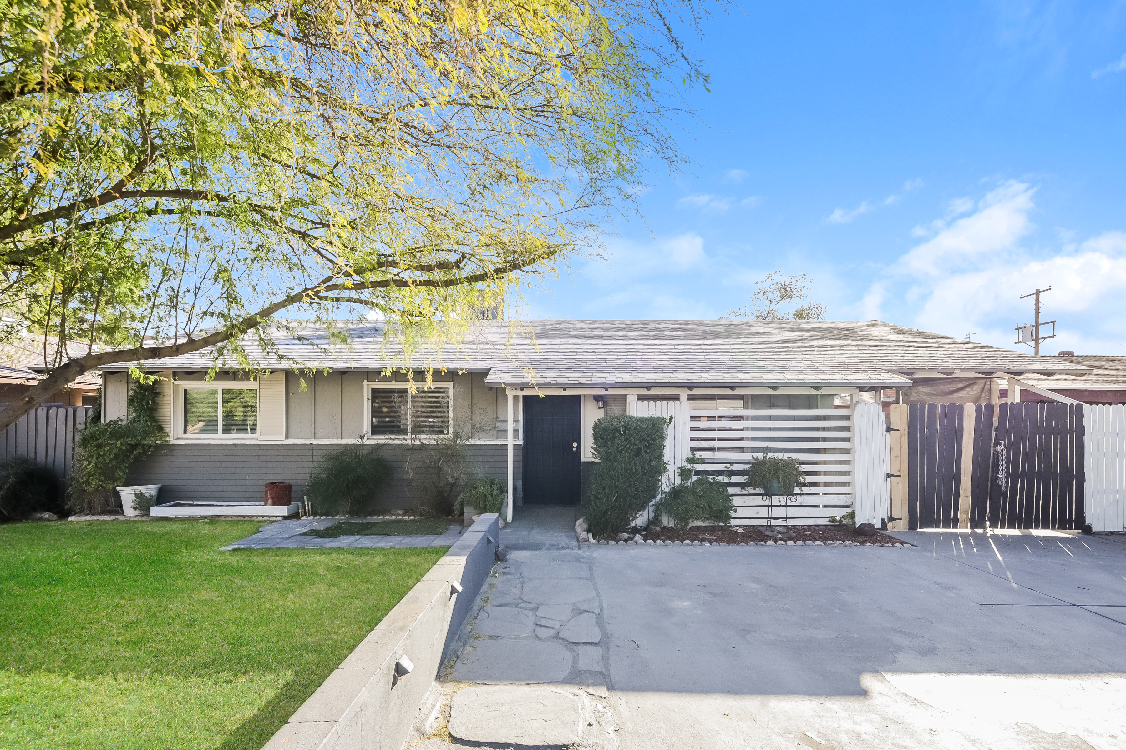 4749 N 39th Dr Phoenix, AZ 85019